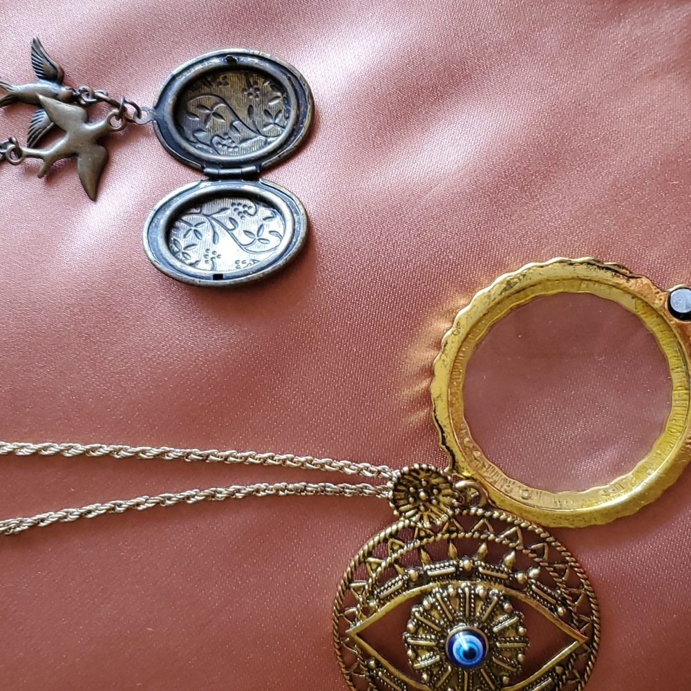 Necklaces - Picture 2 of 4